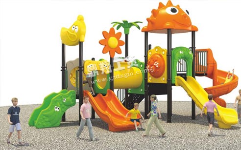 兒童游樂設(shè)施滑滑梯玩耍注意事項